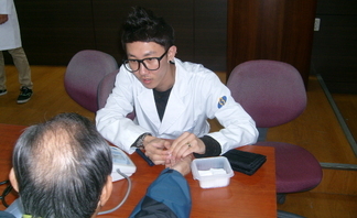 2011년 튤립축제 기초건강증진교실 - 남간대봉사활동