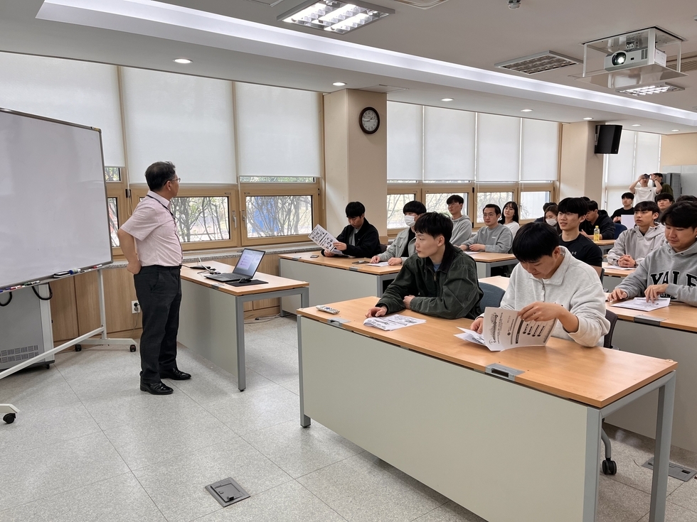 특강 사진_3.jpg